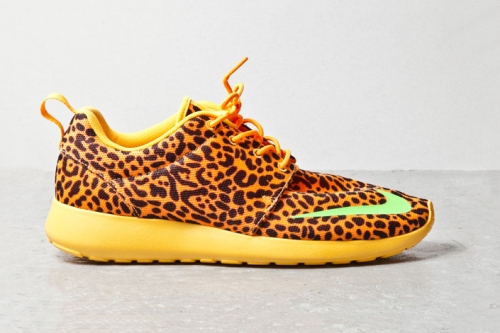 Nike Roshe Run FB “Orange Leopard”